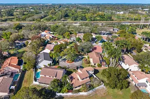 2925 Azalea Dr, Hollywood, FL 33026 - Photo 6