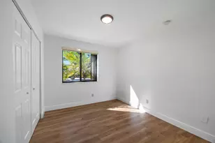 2925 Azalea Dr, Hollywood, FL 33026 - Photo 14