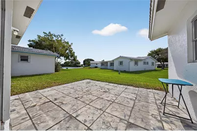 8950 NW 13th Street, Plantation, FL 33322 - Photo 2