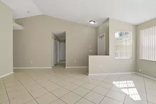 15745 NW 16th Ct, Pembroke Pines, FL 33028 - Photo 10