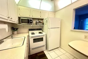 162 Grantham E, Deerfield Beach, FL 33442 - Photo 10