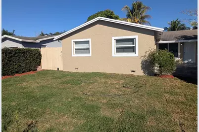 7713 Kimberly Boulevard, North Lauderdale, FL 33068 - Photo 4