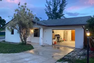 507 S D St, Lake Worth Beach, FL 33460 - Photo 1