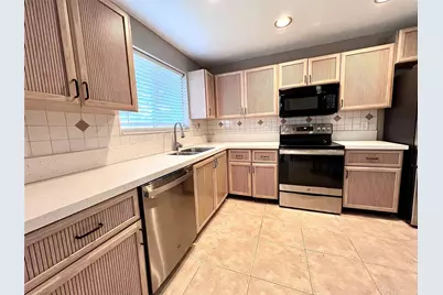 2246 Discovery Circle, Deerfield Beach, FL 33442 - Photo 8