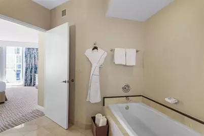 18001 Collins Avenue, Sunny Isles Beach, FL 33160 - Photo 30
