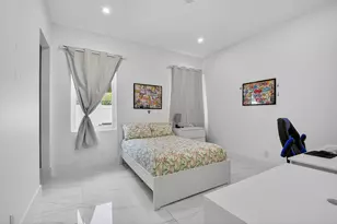 711 NE 6th St, Boca Raton, FL 33432 - Photo 32