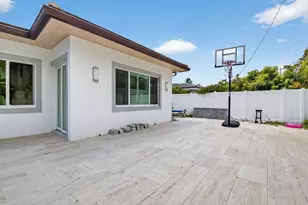 711 NE 6th St, Boca Raton, FL 33432 - Photo 52