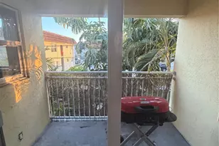 2110 NE 42nd Ct, Pompano Beach, FL 33064 - Photo 10