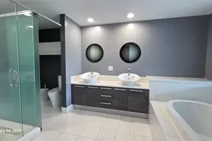 2950 NE 188th St, Aventura, FL 33180 - Photo 16