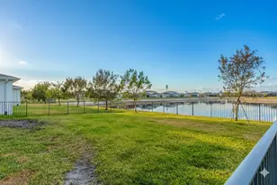 10696 SW Estella Ln, Port Saint Lucie, FL 34987 - Photo 4