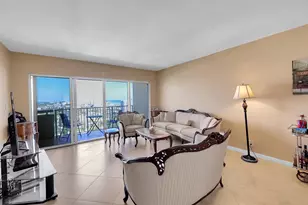 1200 Hibiscus Ave, Pompano Beach, FL 33062 - Photo 14