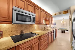 1200 Hibiscus Ave, Pompano Beach, FL 33062 - Photo 4