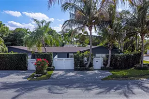2000 NE 18th St, Fort Lauderdale, FL 33305 - Photo 2