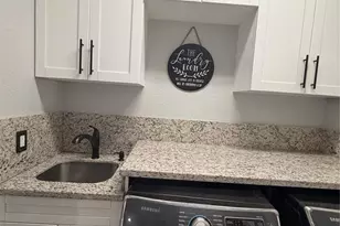 12200 NW 77th Manor, Parkland, FL 33076 - Photo 10