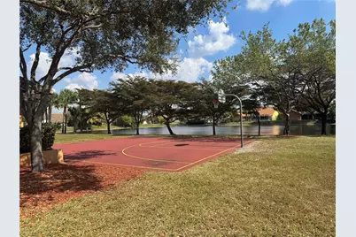 16534 NW 10th Street, Pembroke Pines, FL 33028 - Photo 20