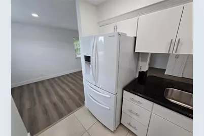 8886 SW 3rd Street #202, Pembroke Pines, FL 33025 - Photo 2