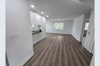 8886 SW 3rd Street #202, Pembroke Pines, FL 33025 - Photo 4