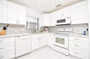 3305 Silver Buttonwood Dr, Greenacres, FL 33463 - Photo 8