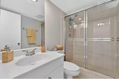 575 Oaks Lane #1002, Pompano Beach, FL 33069 - Photo 18