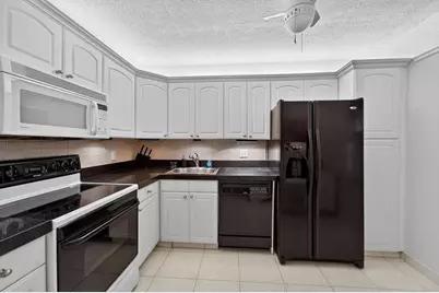 575 Oaks Lane #1002, Pompano Beach, FL 33069 - Photo 28