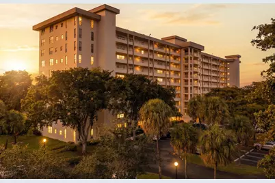 575 Oaks Lane #1002, Pompano Beach, FL 33069 - Photo 1