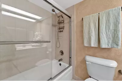 575 Oaks Lane #1002, Pompano Beach, FL 33069 - Photo 18