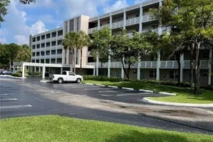 8735 Ramblewood Dr, Coral Springs, FL 33071 - Photo 2