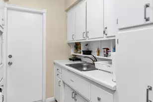 2700 NE 135th St, Miami, FL 33181 - Photo 14