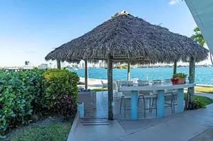 2700 NE 135th St, Miami, FL 33181 - Photo 24