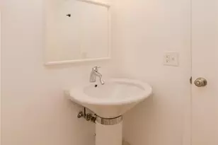 600 NE 25th St, Miami, FL 33137 - Photo 4