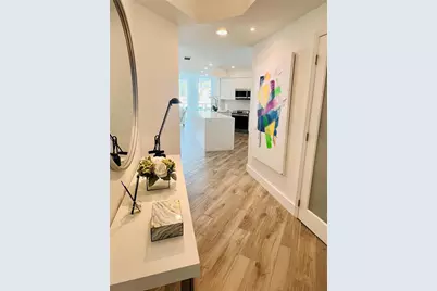 111 SE 8th Avenue #905, Fort Lauderdale, FL 33301 - Photo 4