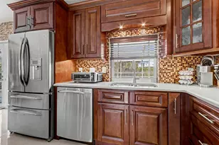 1017 NE 4th St, Hallandale Beach, FL 33009 - Photo 20