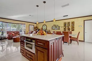 1017 NE 4th St, Hallandale Beach, FL 33009 - Photo 22