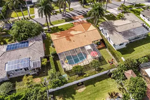 1017 NE 4th St, Hallandale Beach, FL 33009 - Photo 10