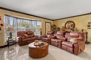 1017 NE 4th St, Hallandale Beach, FL 33009 - Photo 14