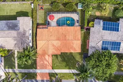 1017 NE 4th Street, Hallandale Beach, FL 33009 - Photo 6