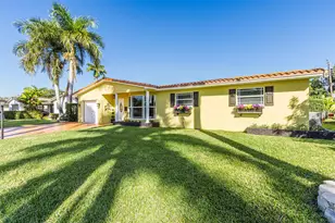 1017 NE 4th St, Hallandale Beach, FL 33009 - Photo 4