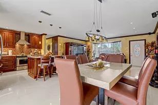 1017 NE 4th St, Hallandale Beach, FL 33009 - Photo 24