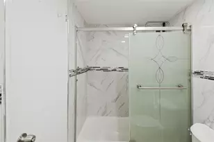 3901 S Ocean Dr, Hollywood, FL 33019 - Photo 16