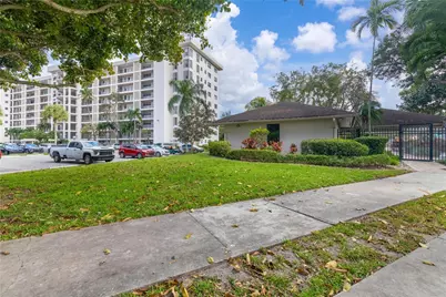 3200 N Palm Aire Drive #110, Pompano Beach, FL 33069 - Photo 2