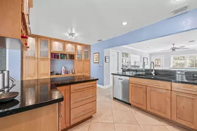 1815 N Victoria Park Road, Fort Lauderdale, FL 33305 - Photo 8