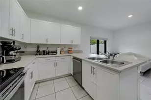 11392 W 34th Wy., Hialeah, FL 33018 - Photo 10