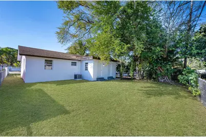 1161 NW 105th Terrace, Miami, FL 33150 - Photo 4
