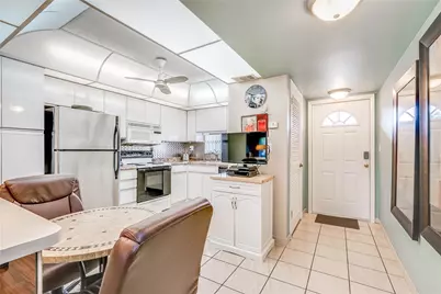 700 S Hollybrook Drive #304, Pembroke Pines, FL 33025 - Photo 2