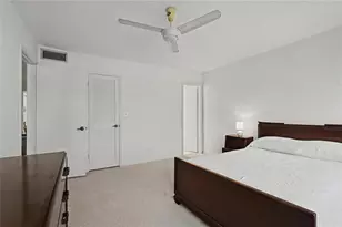 8970 S Hollybrook Blvd, Pembroke Pines, FL 33025 - Photo 14