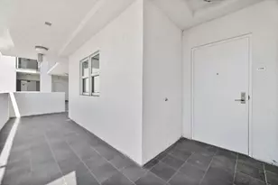 15051 Royal Oaks Ln, North Miami, FL 33181 - Photo 2