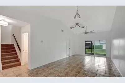 3883 Island Club Circle, Lake Worth, FL 33462 - Photo 4