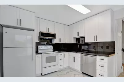 3883 Island Club Circle, Lake Worth, FL 33462 - Photo 6