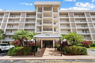 2851 S Palm Aire Dr, Pompano Beach, FL 33069 - Photo 1