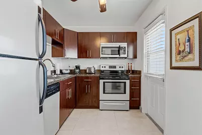 500 NE 14th Avenue #405, Hallandale Beach, FL 33009 - Photo 8